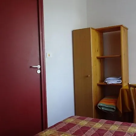 Au Pont De La Gineze 3*