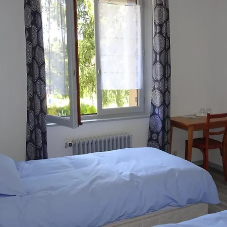 Bed & Breakfast Au Pont De La Gineze
