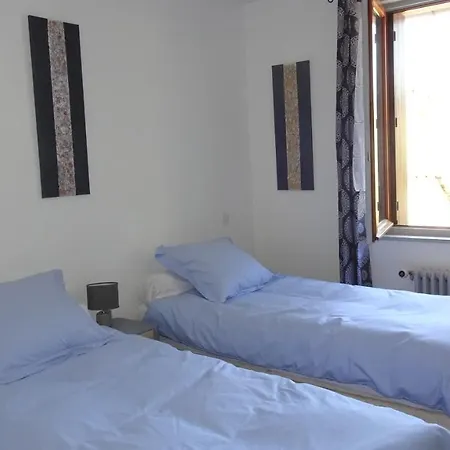 Au Pont De La Gineze Bed & Breakfast