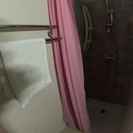 Au Pont De La Gineze 3*