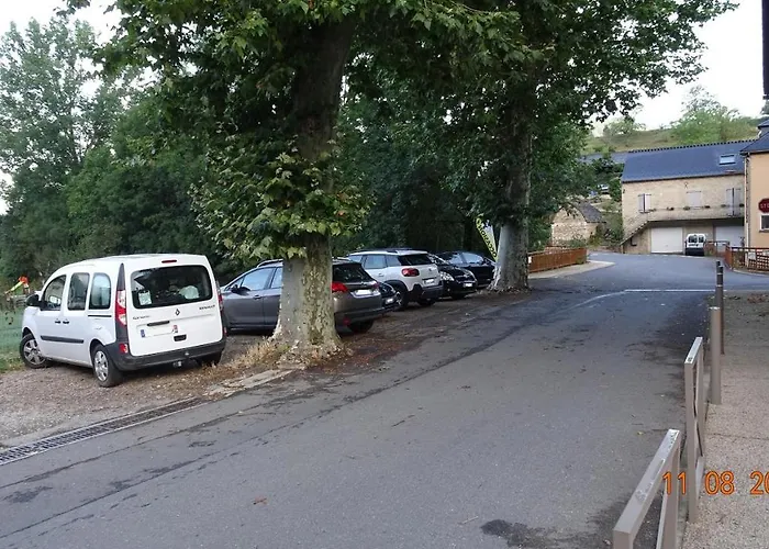 Au Pont De La Gineze