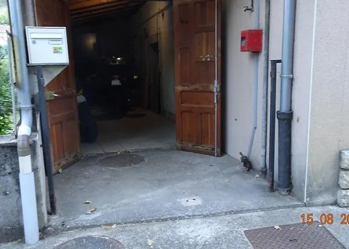 Au Pont De La Gineze